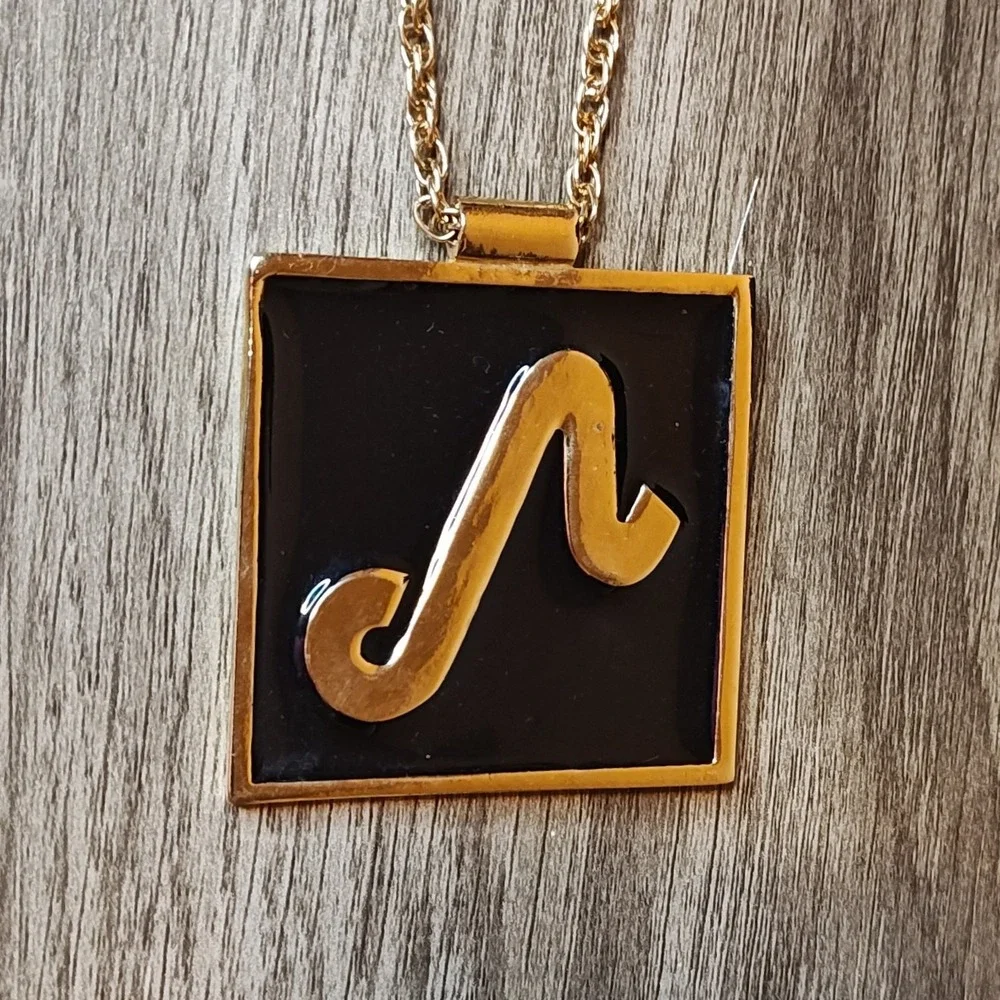 VTG Celebrity Gold Tone Leo Zodiac Sign Square‎ Pendant Necklace Black Enamel